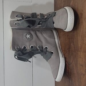 EUC Converse Sneaker Women's sz 7Chuck Taylor Beverly Grey Suede High Top